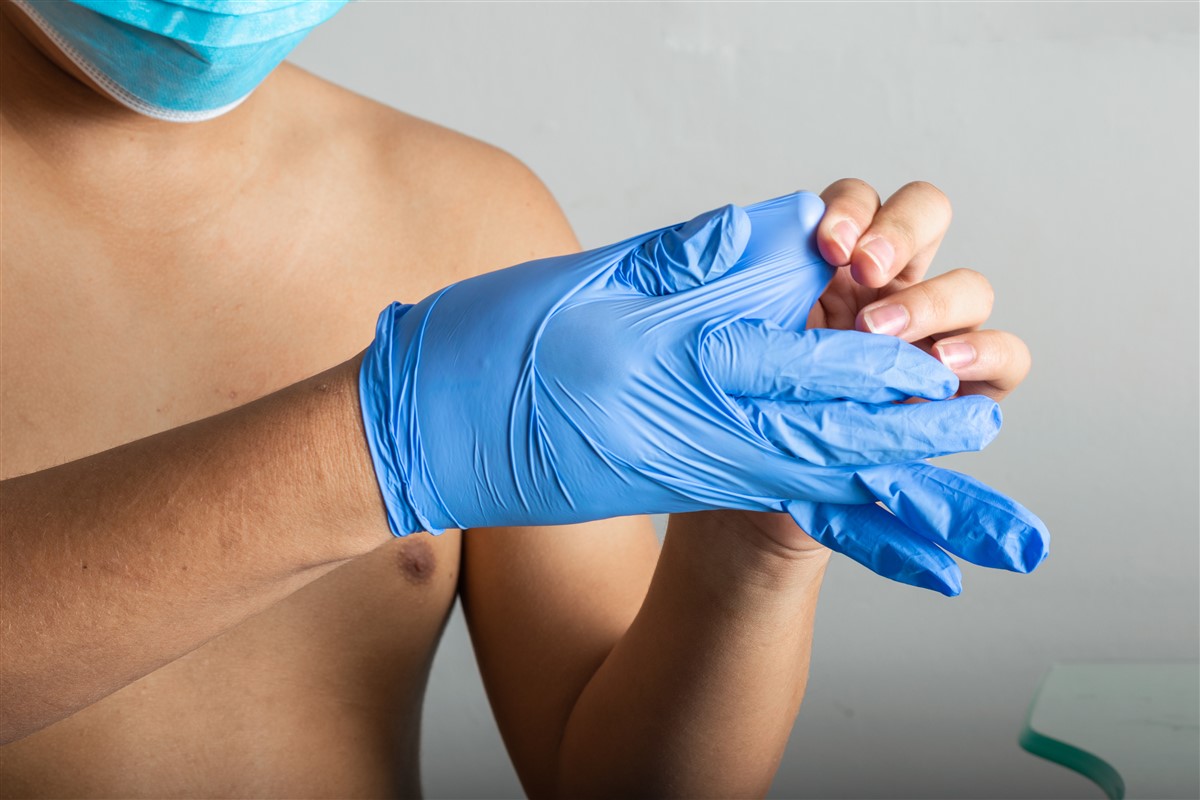 Prévenir les allergies : choisir des gants d’examen en latex sans poudre