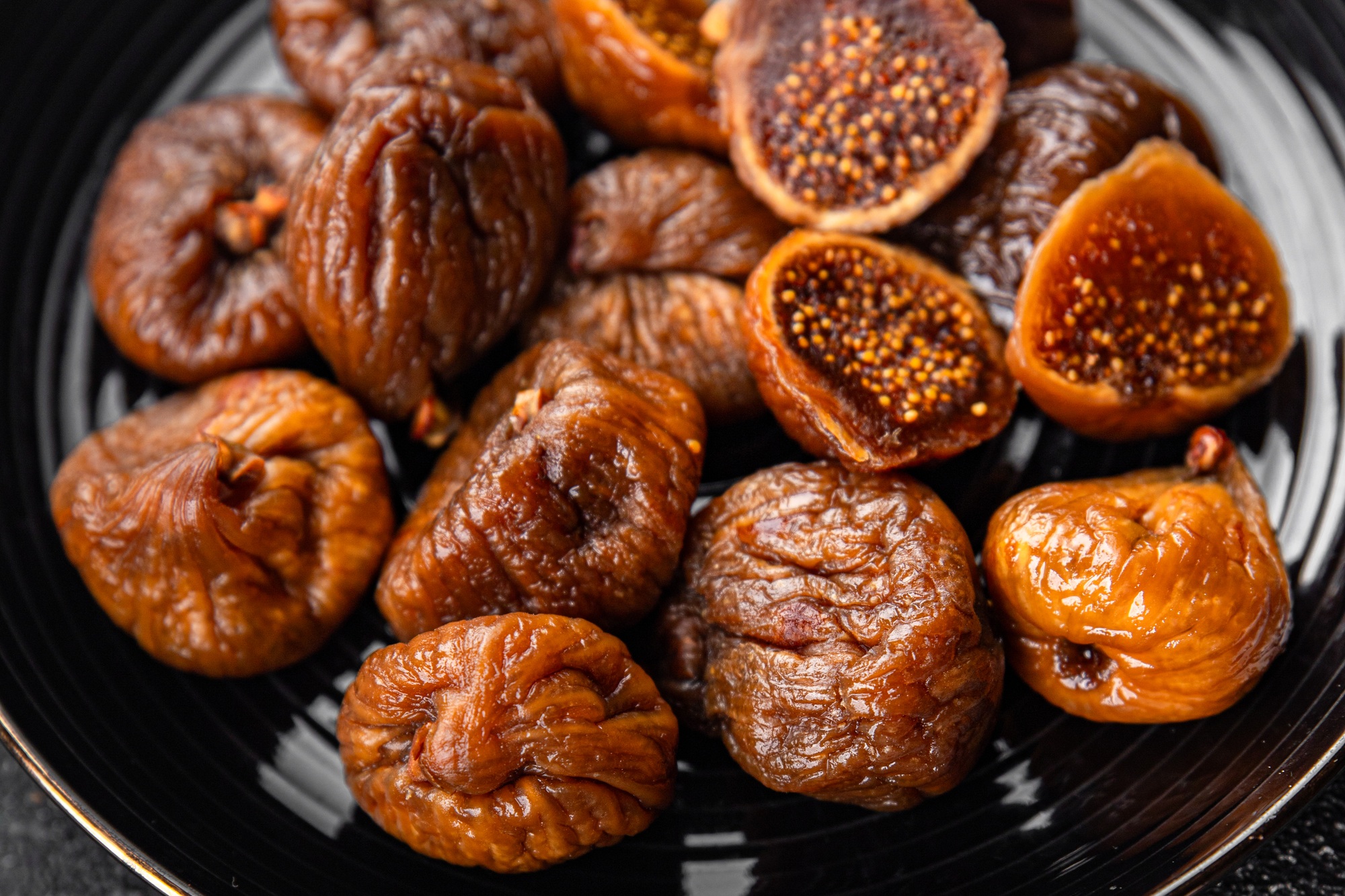 dried figs fruit eating cooking meal food snack on the table copy space food background rustic top